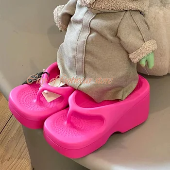Kadın Yaz Platformu Flip Flop Sıcak Pembe plaj terlikleri Tıknaz Topuk Flats Slaytlar Bayan Ayakkabıları Lüks Tasarımcı Katır 2022 Yeni