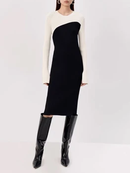 Sonbahar / Kış Yeni Kadın Örme Uzun Elbise Yüksek Kalite Moda Siyah ve Beyaz Çarpışma Renk Ekleme İnce Paket Kalça Robe