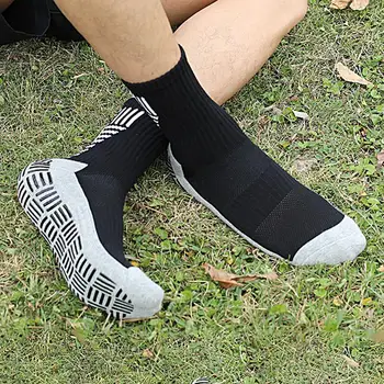 Spor çorapları 1 Çift futbolcu çorapları kaymaz Ter emici Çizgili Orta Buzağı Erkekler Futbol Bisiklet Spor Kavrama Çorap Koşu için